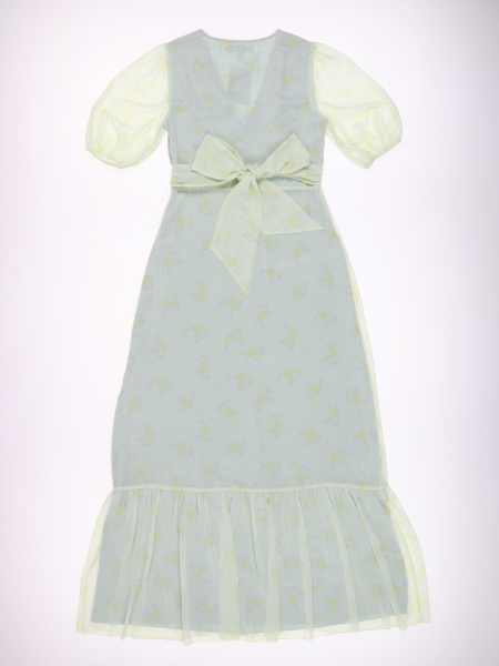 5930 (3) Maids to Measure