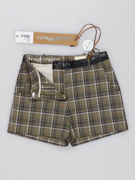 14172 (2) Chino & Friends