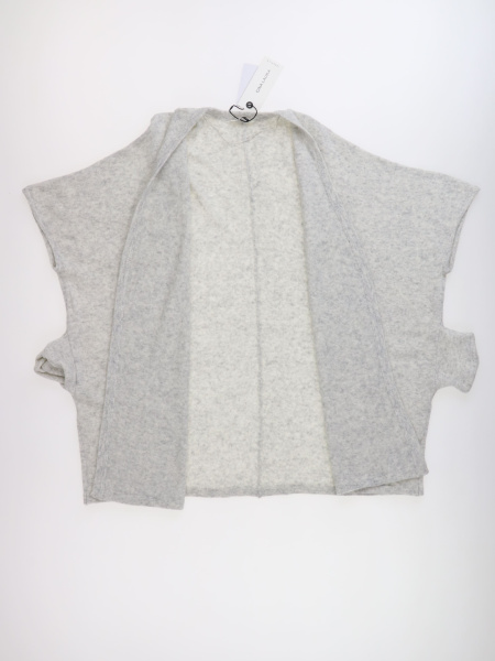 1187  (2)  Gina Laura